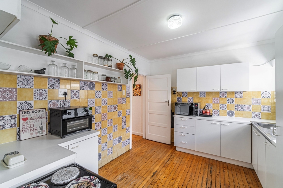 2 Bedroom Property for Sale in Vredehoek Western Cape